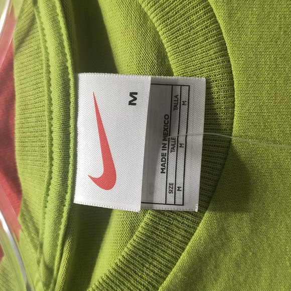 Nike t-shirt in lime green - Picture 3 of 3